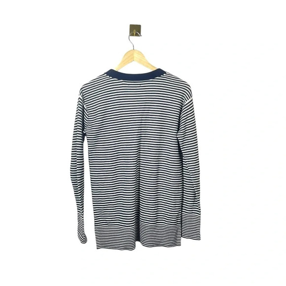 Tommy Hilfiger Women’s V-Neck Striped Pullover Sweater in Navy/White Size S - Picture 10 of 10